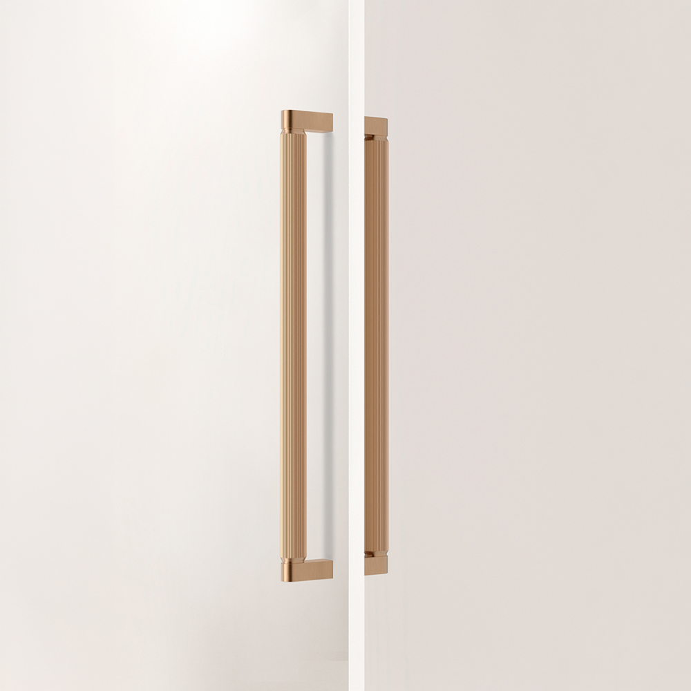 EFE0679448L618-2.jpg
